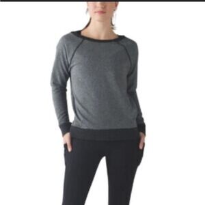 Lululemon crew neck sweater size medium